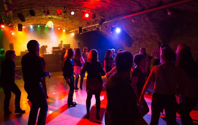 JAK-Kellerdisco in Beutelsbach - Bild 10_9