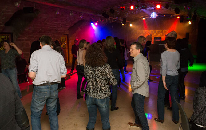 JAK-Kellerdisco in Beutelsbach - Bild 18_17
