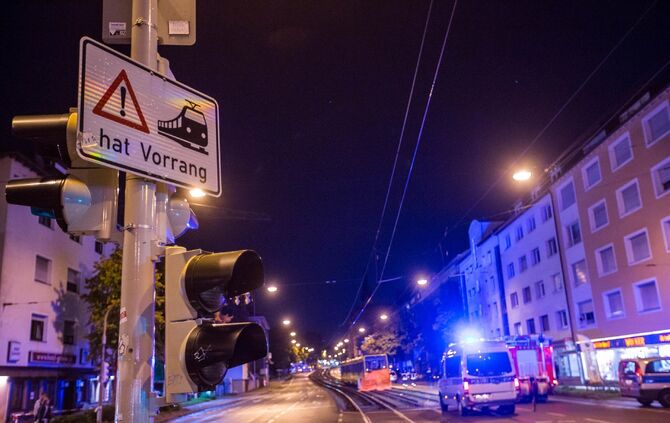 Tragischer Unfall mit Stadtbahn: Person wird von Zug erfasst und getÃ¶tet_1