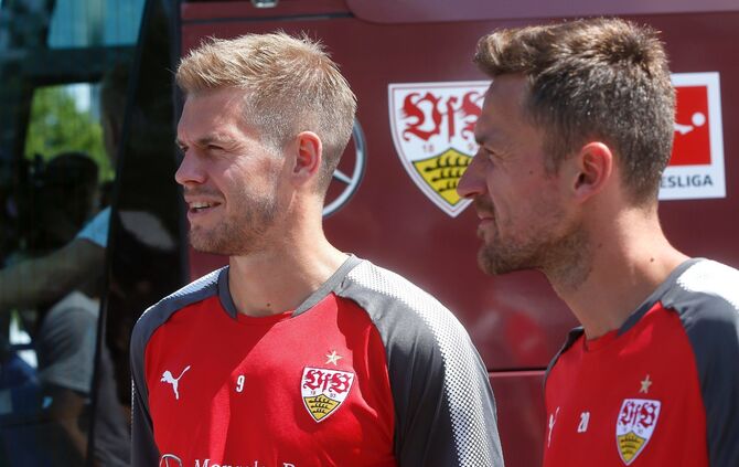 VfB Stuttgart hat einen neuen Manschaftsbus erhalten Mercedes-Benz Museum_8