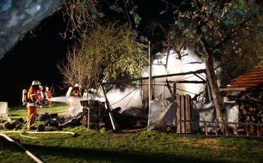 Nach Explosion: Eine Lagerhütte in Weisach im Tal brannte ab 