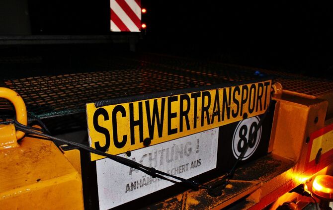 Schwertransport auf der B 29_0
