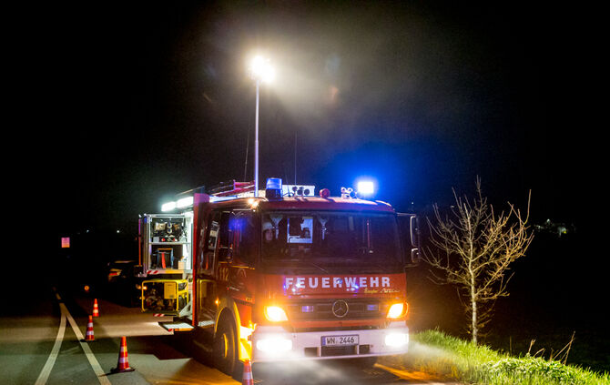 Autofahrer landet in der Tiefe - Bild 07_12