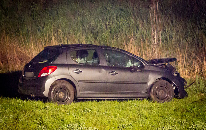Autofahrer landet in der Tiefe - Bild 23_22