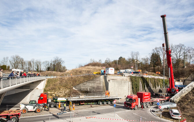 Behelfsbrücke eingesetzt - Bild 14_15