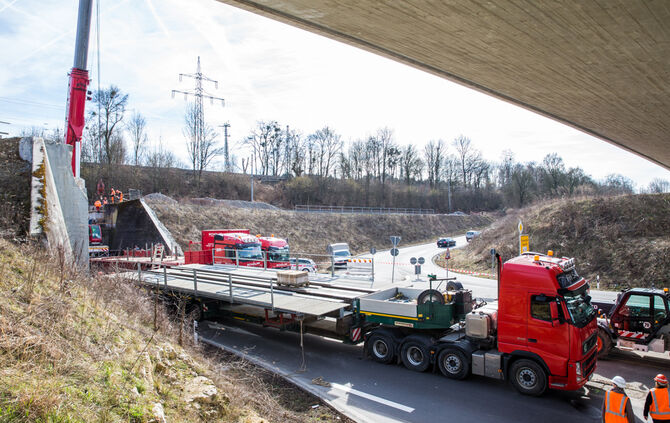 Behelfsbrücke eingesetzt - Bild 08_20