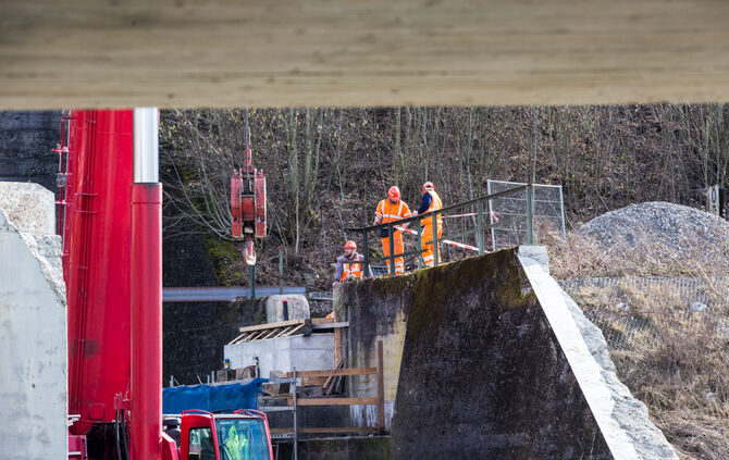 Behelfsbrücke eingesetzt - Bild 06_22