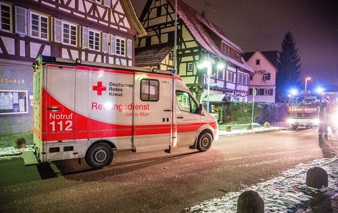 Rauch aus Lichtschacht löst Feuerwehreinsatz aus - Bild 16_9