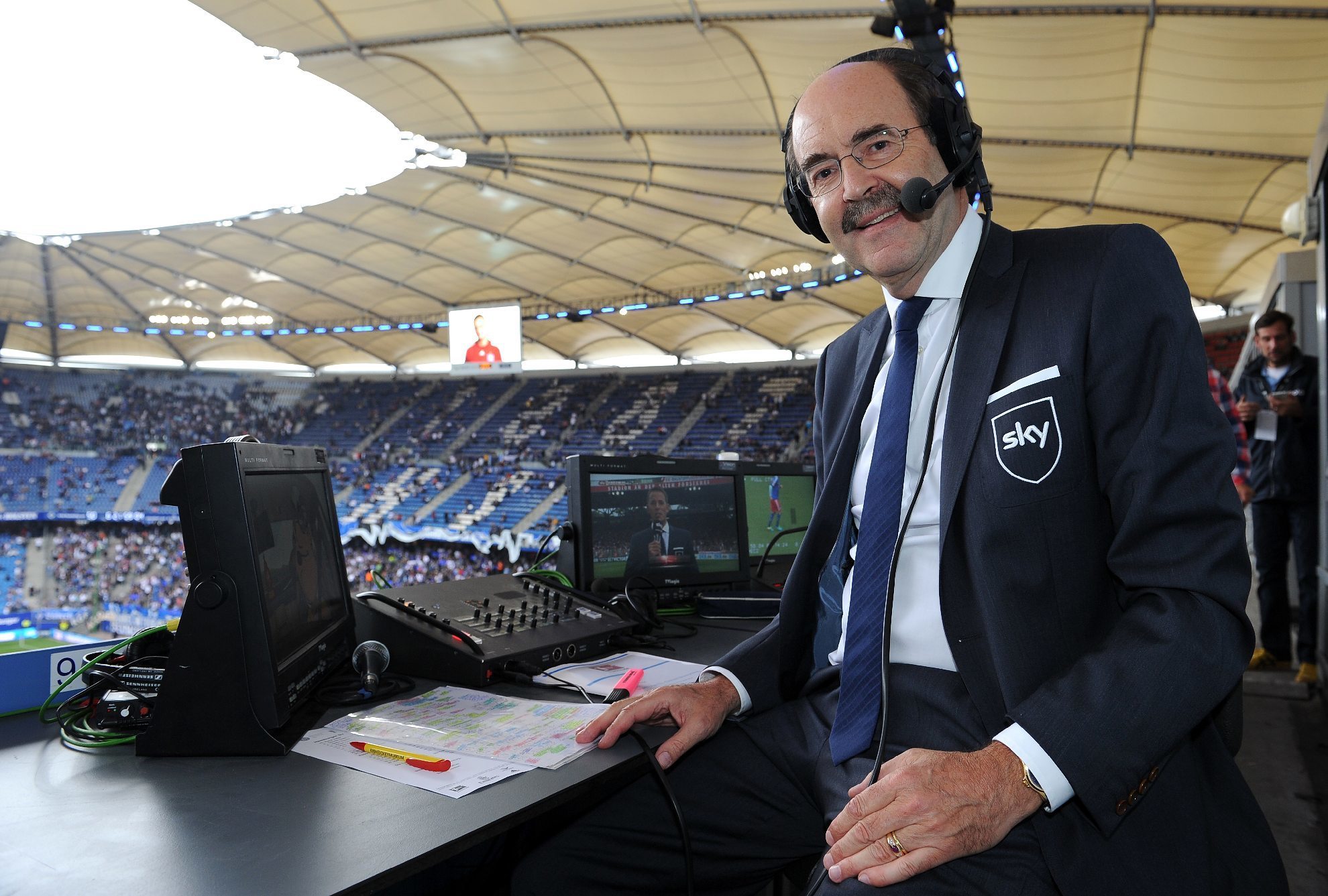 Das Netz feiert Sky-Reporter Fritz von Thurn und Taxis - Nachrichten ...