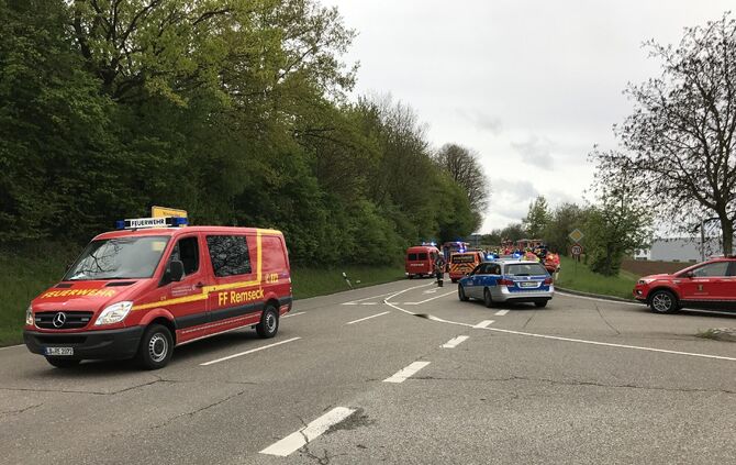 Schwerer Gefahrgutunfall auf der Fellbacher StraÃe in Remseck, es muss evakuiert werden_22