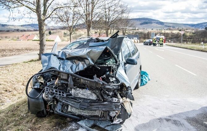 Misachtung der Vorfahrt sorgt für schweren Unfall - Bild 04_0