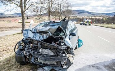 Misachtung der Vorfahrt sorgt für schweren Unfall - Bild 04_0