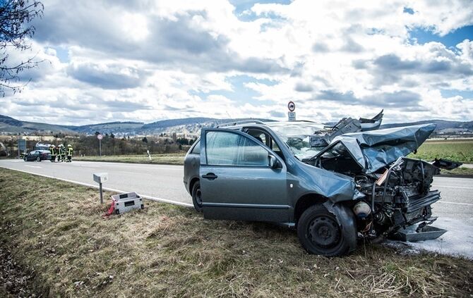 Misachtung der Vorfahrt sorgt für schweren Unfall - Bild 03_3