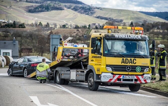 Misachtung der Vorfahrt sorgt für schweren Unfall - Bild 15_11
