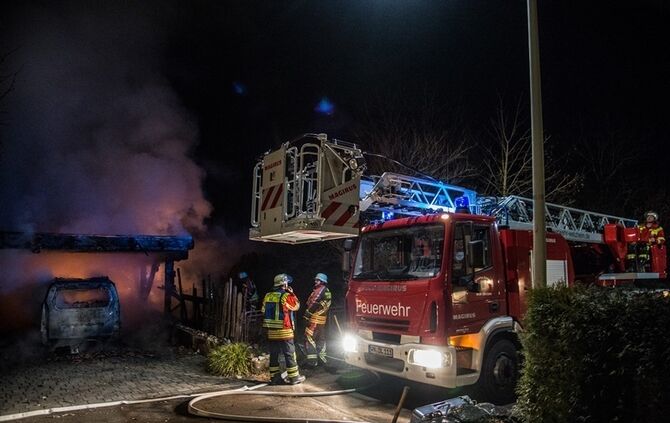Carportbrand setzt Haus in Brand - Bild 08_5