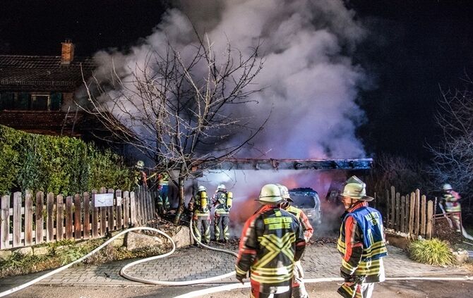 Carportbrand setzt Haus in Brand - Bild 05_6