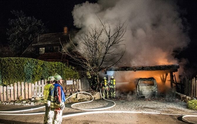 Carportbrand setzt Haus in Brand - Bild 10_10