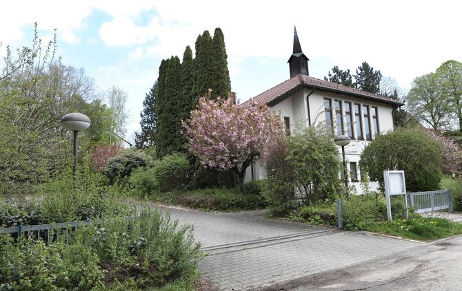 Leutenbach richtet einen Kindergarten unterm Kirchturm ein - und steckt