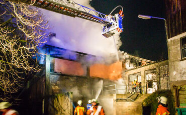 Reithalle bei Brand teilweise zerstört - Bild 10_0