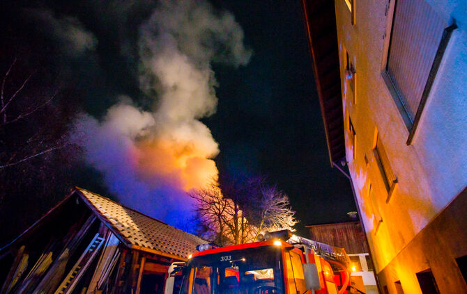 Reithalle bei Brand teilweise zerstört - Bild 08_8