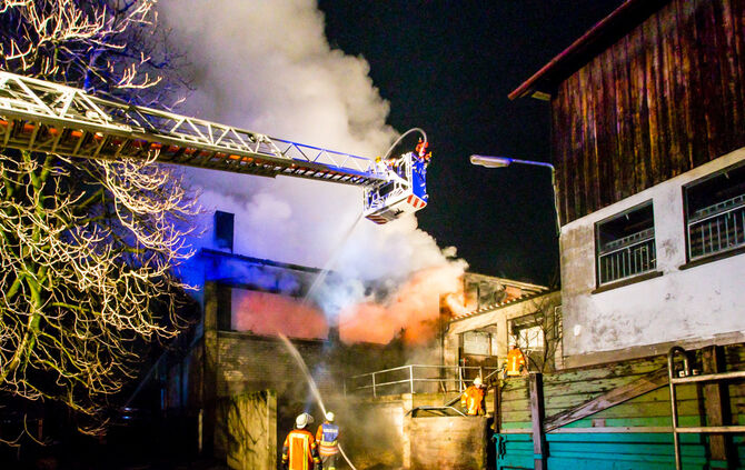 Reithalle bei Brand teilweise zerstört - Bild 09_9