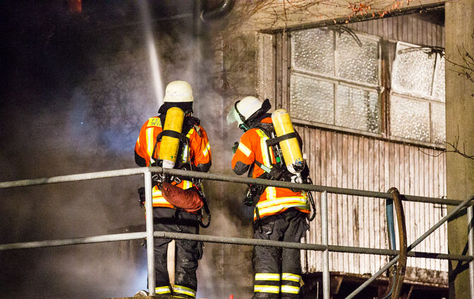 Reithalle bei Brand teilweise zerstört - Bild 11_10