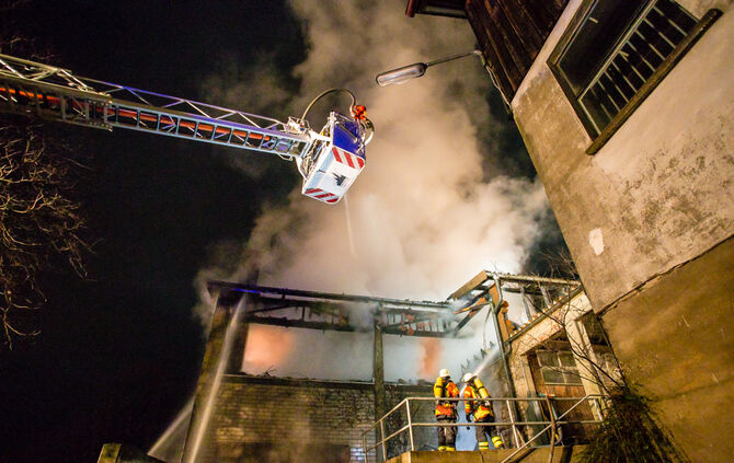 Reithalle bei Brand teilweise zerstört - Bild 16_15