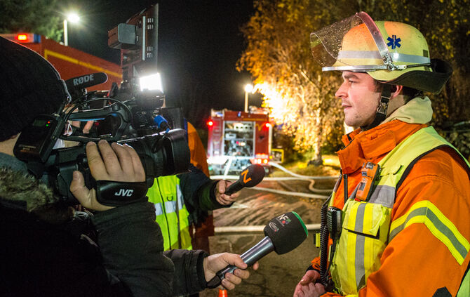 Reithalle bei Brand teilweise zerstört - Bild 25_24