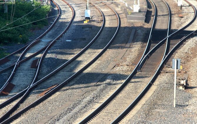 weiche schienen gleise bahn symbol symbolbild symbolfoto