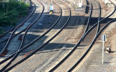 weiche schienen gleise bahn symbol symbolbild symbolfoto
