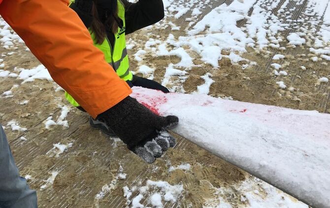Das erste Rotorblatt hätte eigentlich am Freitag montiert werden sollen._1