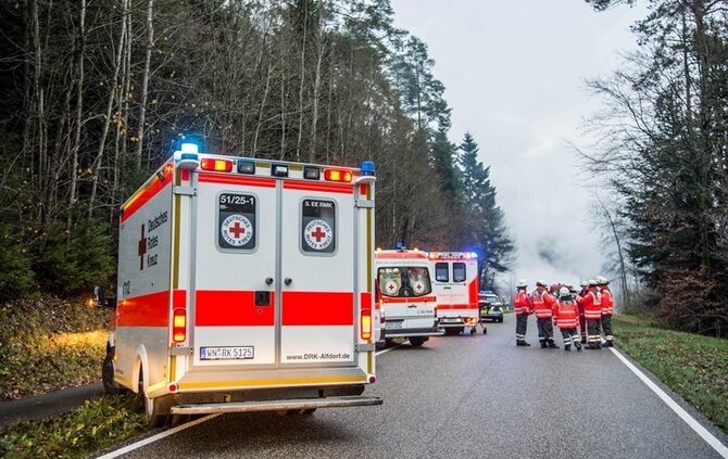 Wohnhaus niedergebrannt - Besitzer hat vermutlich vergessen Kamin auszumachen - Bild 01_1