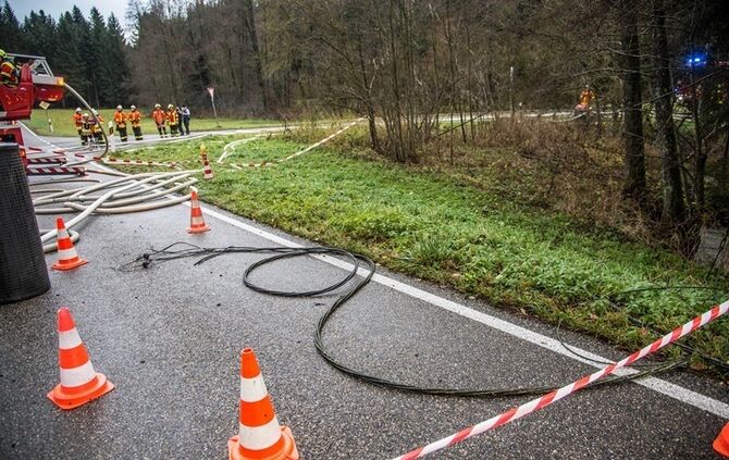 Wohnhaus niedergebrannt - Besitzer hat vermutlich vergessen Kamin auszumachen - Bild 31_6