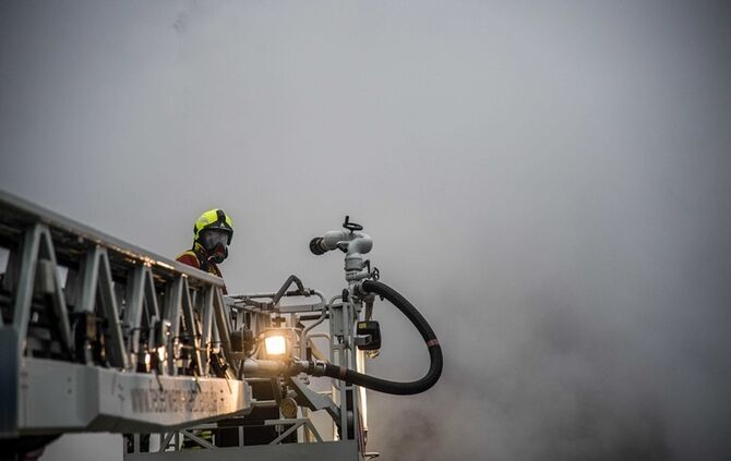 Wohnhaus niedergebrannt - Besitzer hat vermutlich vergessen Kamin auszumachen - Bild 27_10