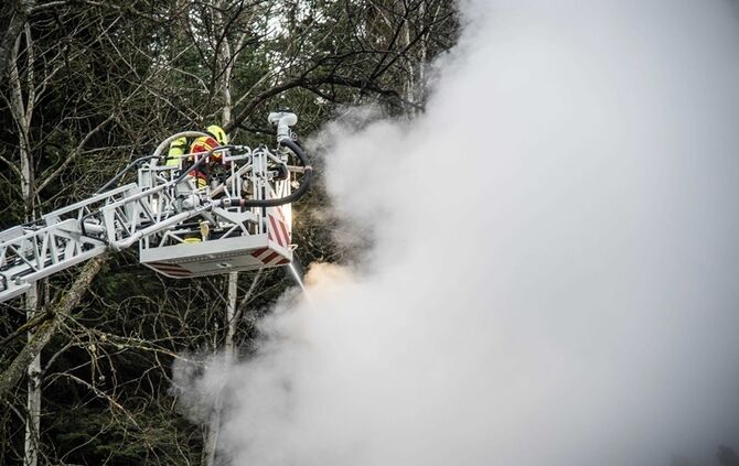 Wohnhaus niedergebrannt - Besitzer hat vermutlich vergessen Kamin auszumachen - Bild 24_13