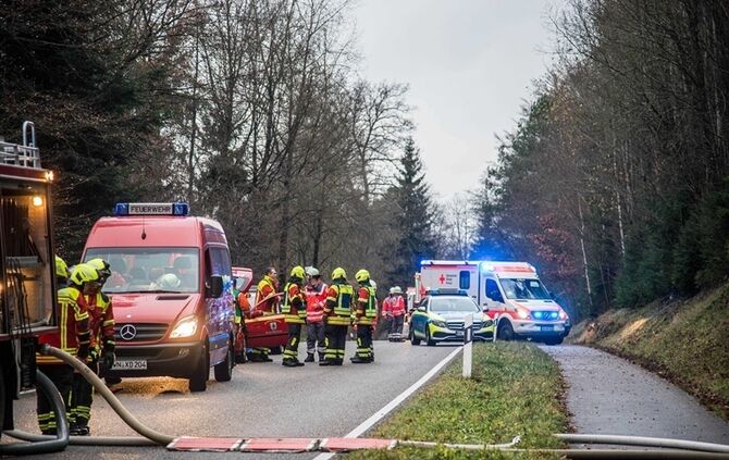 Wohnhaus niedergebrannt - Besitzer hat vermutlich vergessen Kamin auszumachen - Bild 07_30