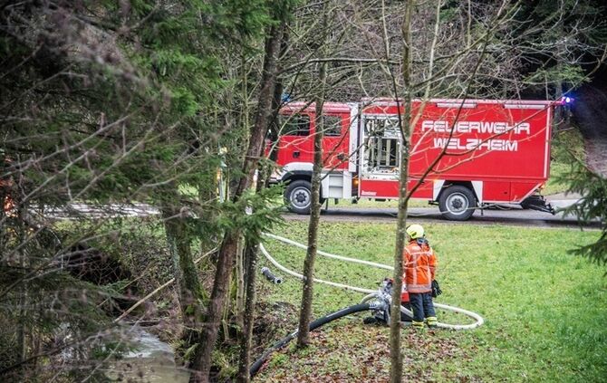 Wohnhaus niedergebrannt - Besitzer hat vermutlich vergessen Kamin auszumachen - Bild 05_32