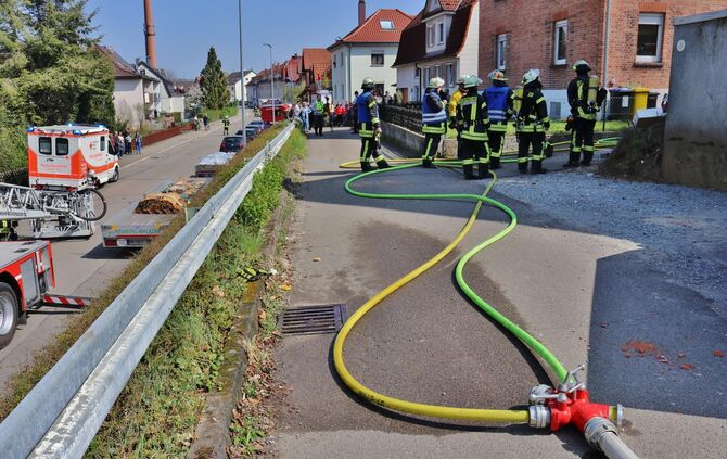 Brand in Leerstehendem Gebäude Feuerwehr im Einsatz