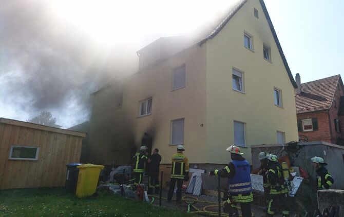 Brand in Leerstehendem GebÃ¤ude Feuerwehr im Einsatz_9