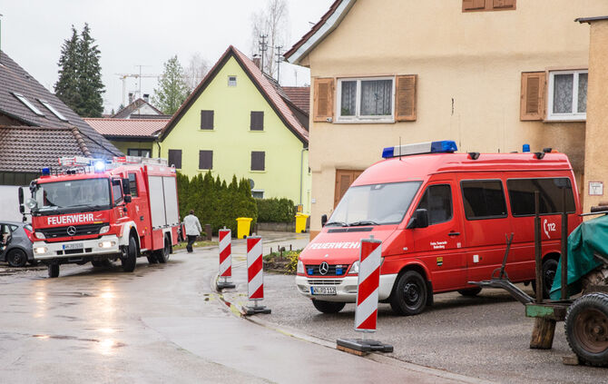 Telefonmast nach Unfall auf Transporter gestürzt - Bild 04_11