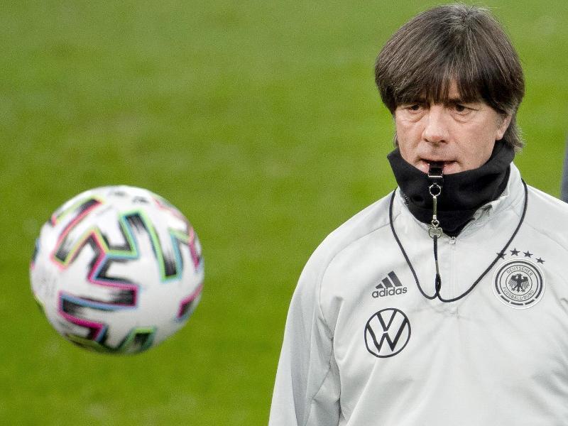 Bundestrainer Löw gibt EM-Kader bekannt: Diese 26 Spieler fahren mit ...