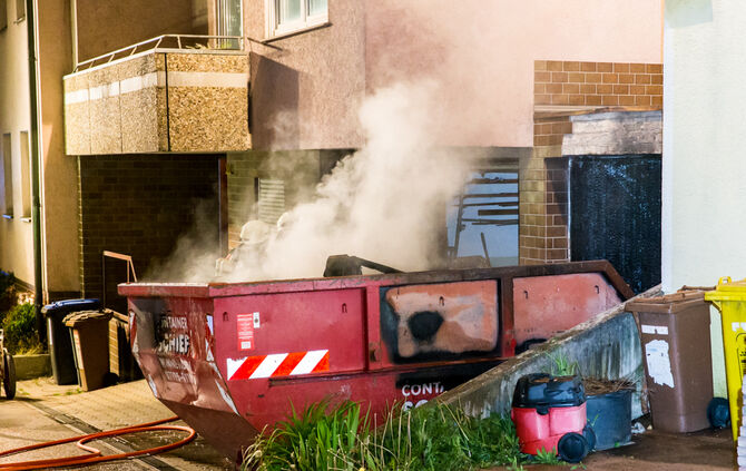 Containerbrand greift auf Haus über - Bild 03_0