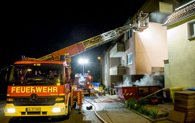 Containerbrand greift auf Haus über - Bild 02_6