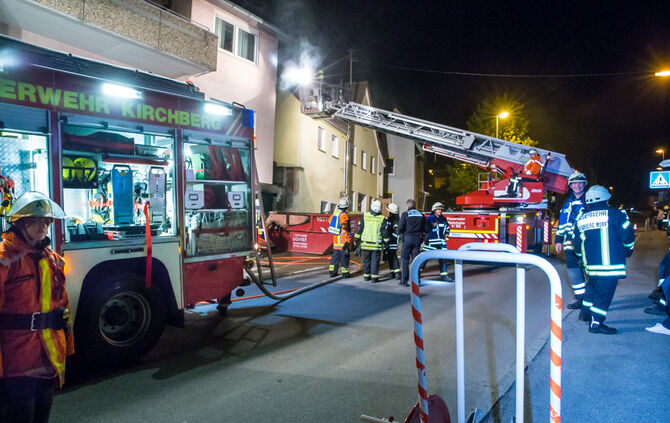 Containerbrand greift auf Haus über - Bild 11_7