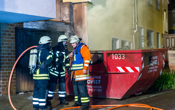 Containerbrand greift auf Haus über - Bild 10_8