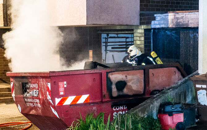 Containerbrand greift auf Haus über - Bild 13_9