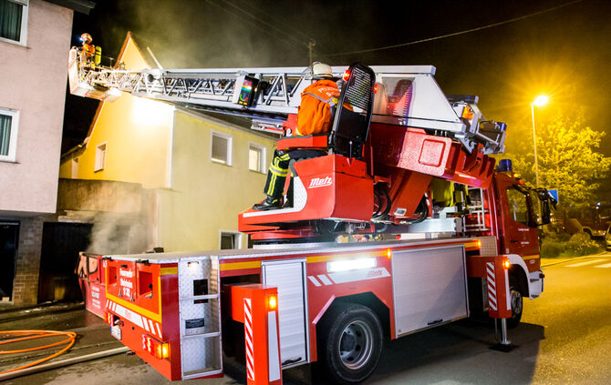 Containerbrand greift auf Haus über - Bild 07_10