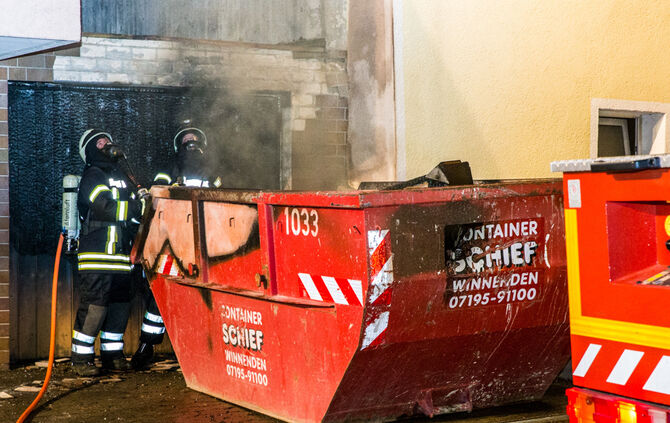 Containerbrand greift auf Haus über - Bild 12_11