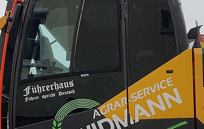 LKW Widmann aufkleber Führerhaus auf Bagger