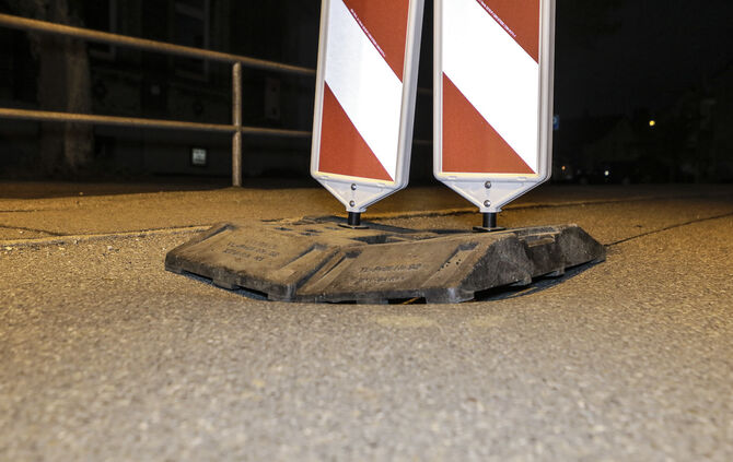 Einsatz der Feuerwehr Urbach am Samstagabend auf der Wittumstraße - Straße in einem Teilbereich abgesenkt - Bild 03_2